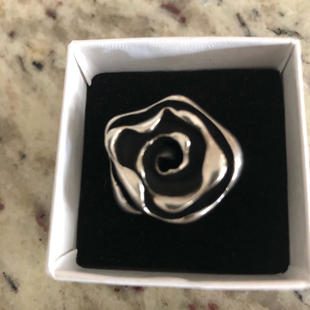 Silver rose ring - Picture 3 of 4